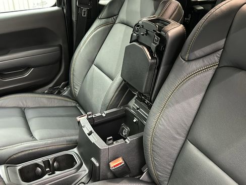 Used 2025 Jeep Wrangler Willys 4xe image 29