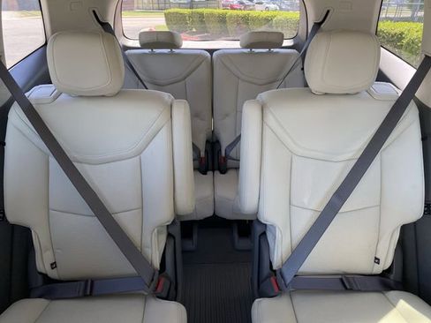 Used 2023 Cadillac XT6 Premium Luxury w/ Technology Package image 29