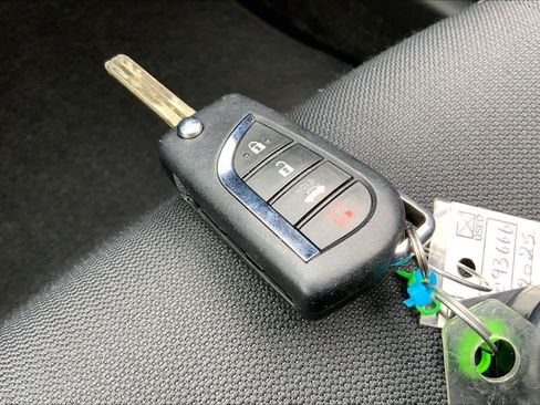 Used 2025 Toyota Corolla LE image 14