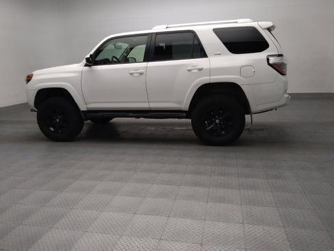 Used 2017 Toyota 4Runner SR5 AWD/4WD image 3