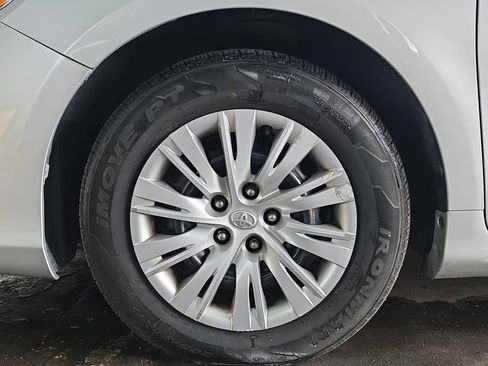 Used 2012 Toyota Camry LE image 26