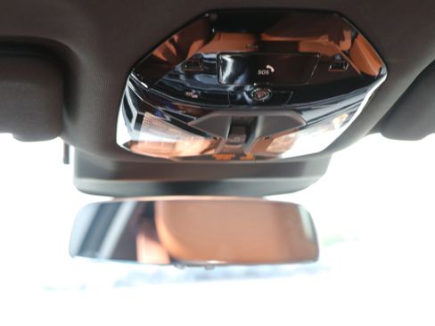Used 2025 BMW i7 M70 w/ Executive Package AWD/4WD image 31