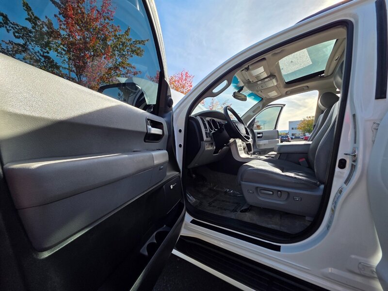 Used 2008 Toyota Sequoia Limited AWD/4WD image 48
