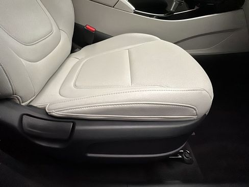 Certified 2025 Hyundai Tucson SEL image 17