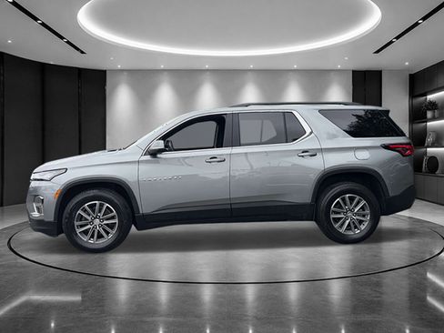 Used 2023 Chevrolet Traverse LT AWD/4WD image 3