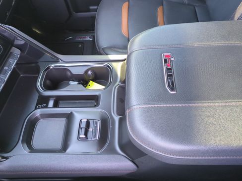 Used 2025 GMC Sierra 2500 AT4 w/ Technology Package image 15