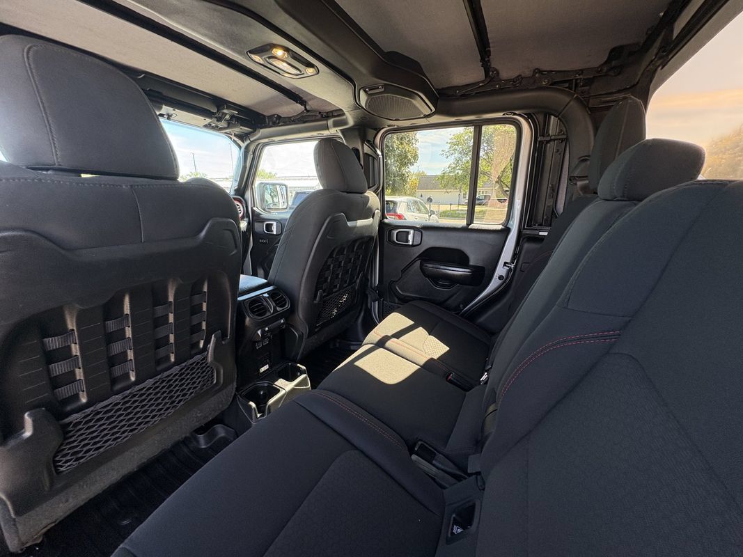 Used 2020 Jeep Gladiator Rubicon AWD/4WD image 28