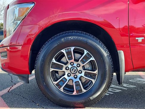 Used 2020 Nissan Titan SV w/ SV Convenience Package image 15