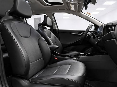 Used 2023 Kia Niro Wave w/ Wave Preserve Package FWD image 12