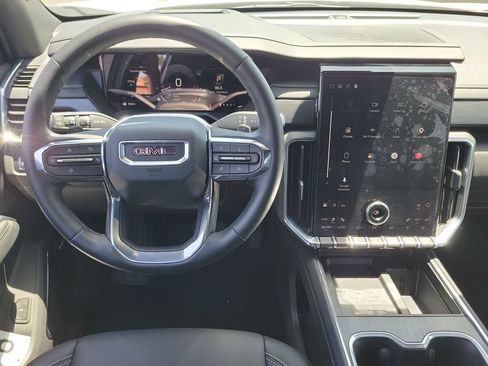 Used 2026 GMC Acadia Elevation w/ Elevation Premium Package FWD image 11