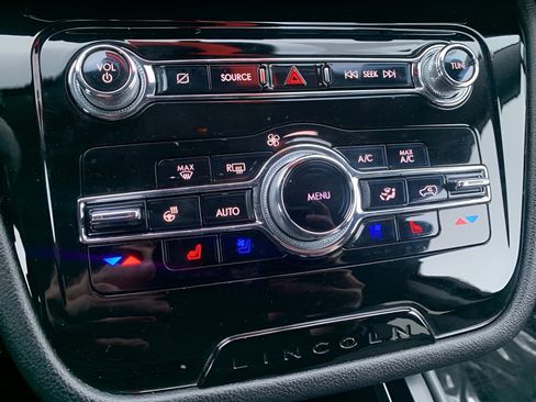 Used 2022 Lincoln Corsair Reserve w/ Equipment Group 201A image 15