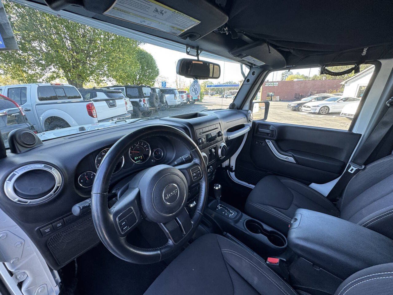 Used 2013 Jeep Wrangler Unlimited Rubicon AWD/4WD image 10