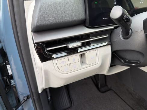 New 2026 Kia Sportage EX image 32