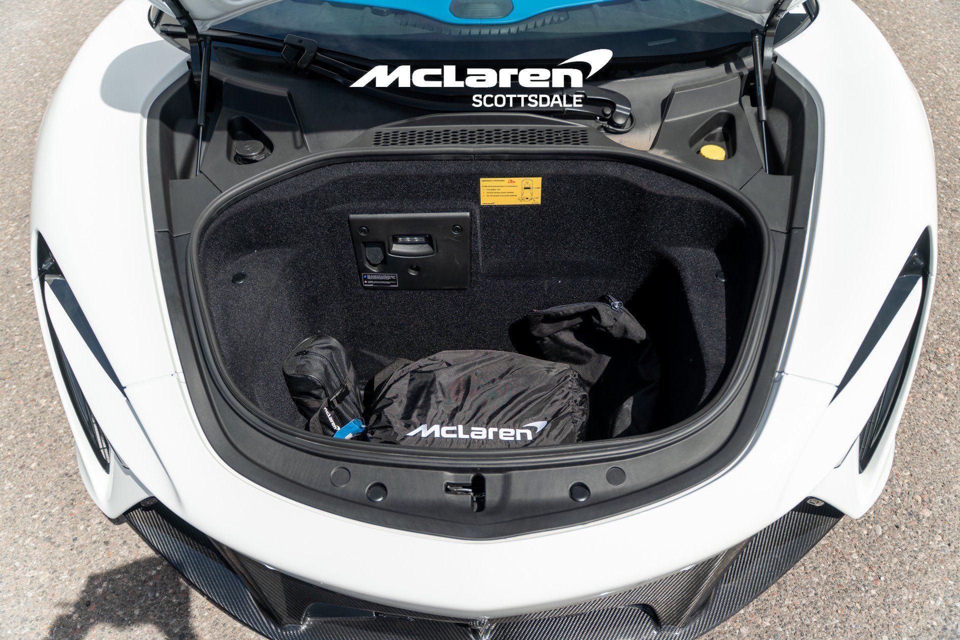 Used 2025 McLaren Artura Spider RWD image 33