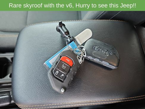 Used 2024 Jeep Wrangler Unlimited Sahara AWD/4WD image 45