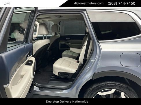 Used 2023 Kia Telluride EX w/ EX Captain's Chair Package image 20