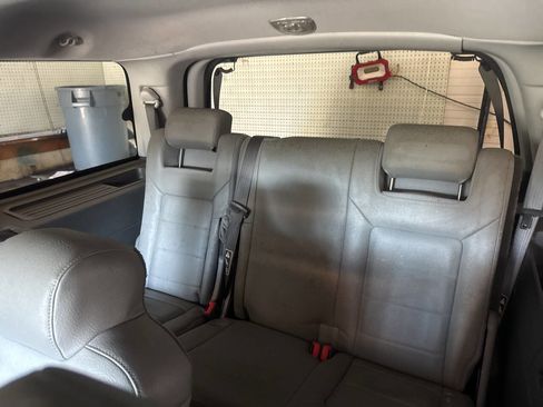 Used 2004 Ford Expedition XLT image 10