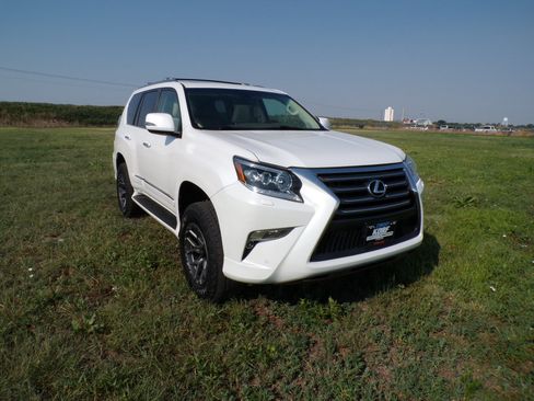 Used 2016 Lexus GX 460 w/ Premium Package AWD/4WD image 4