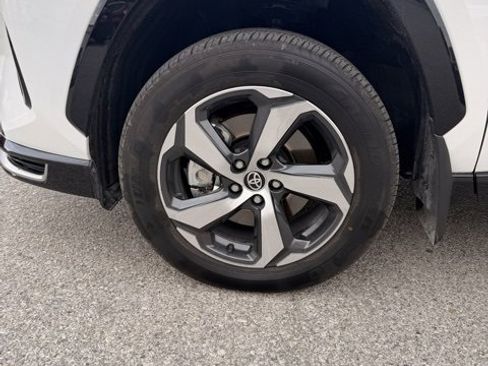 Certified 2025 Toyota RAV4 SE image 5