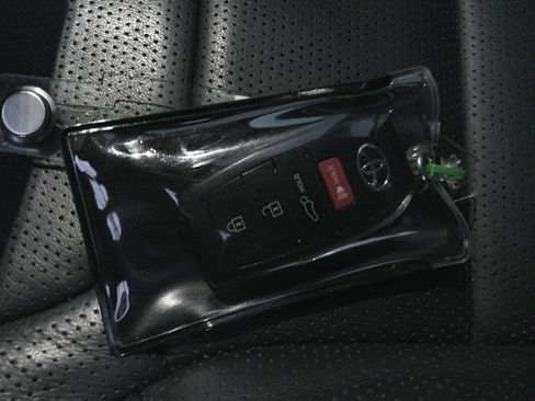 Used 2024 Toyota Sequoia Platinum image 39