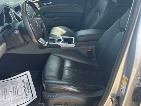 Used 2011 Cadillac SRX Luxury FWD image 3