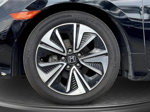 Used 2018 Honda Civic EX-L image 9