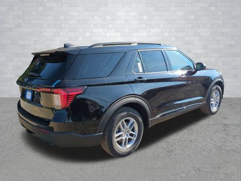 New 2026 Ford Explorer Active RWD image 4