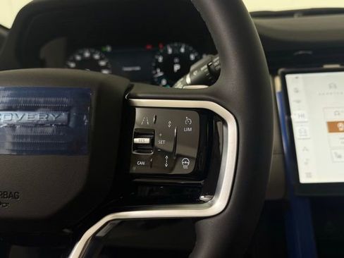 New 2025 Land Rover Discovery Sport Dynamic SE image 35