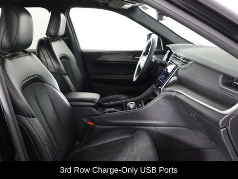 Used 2023 Jeep Grand Cherokee L Laredo AWD/4WD image 19