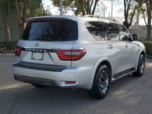 Used 2021 Nissan Armada SV image 5