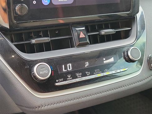 Used 2023 Toyota Corolla SE image 26