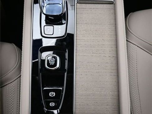 New 2026 Volvo XC90 B6 Plus w/ Protection Package Premier image 10