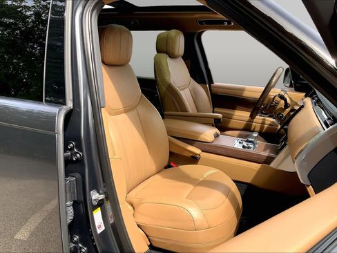 Used 2023 Land Rover Range Rover SE AWD/4WD image 8