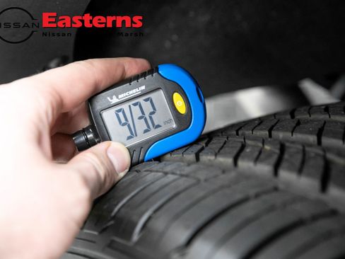 Used 2025 Nissan Pathfinder S image 28