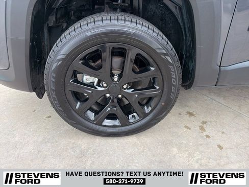 Used 2023 Jeep Renegade Altitude AWD/4WD image 11