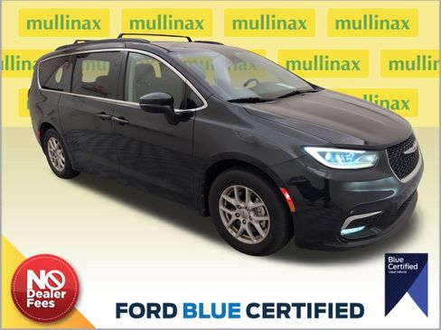 Used 2022 Chrysler Pacifica Touring-L FWD image 1