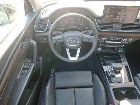 Used 2025 Audi Q5 2.0T Premium image 11