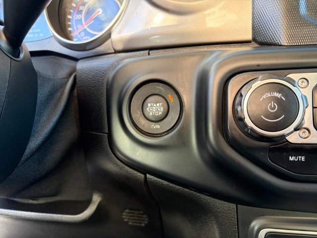 Used 2019 Jeep Wrangler Unlimited Sahara w/ Safety Group AWD/4WD image 30