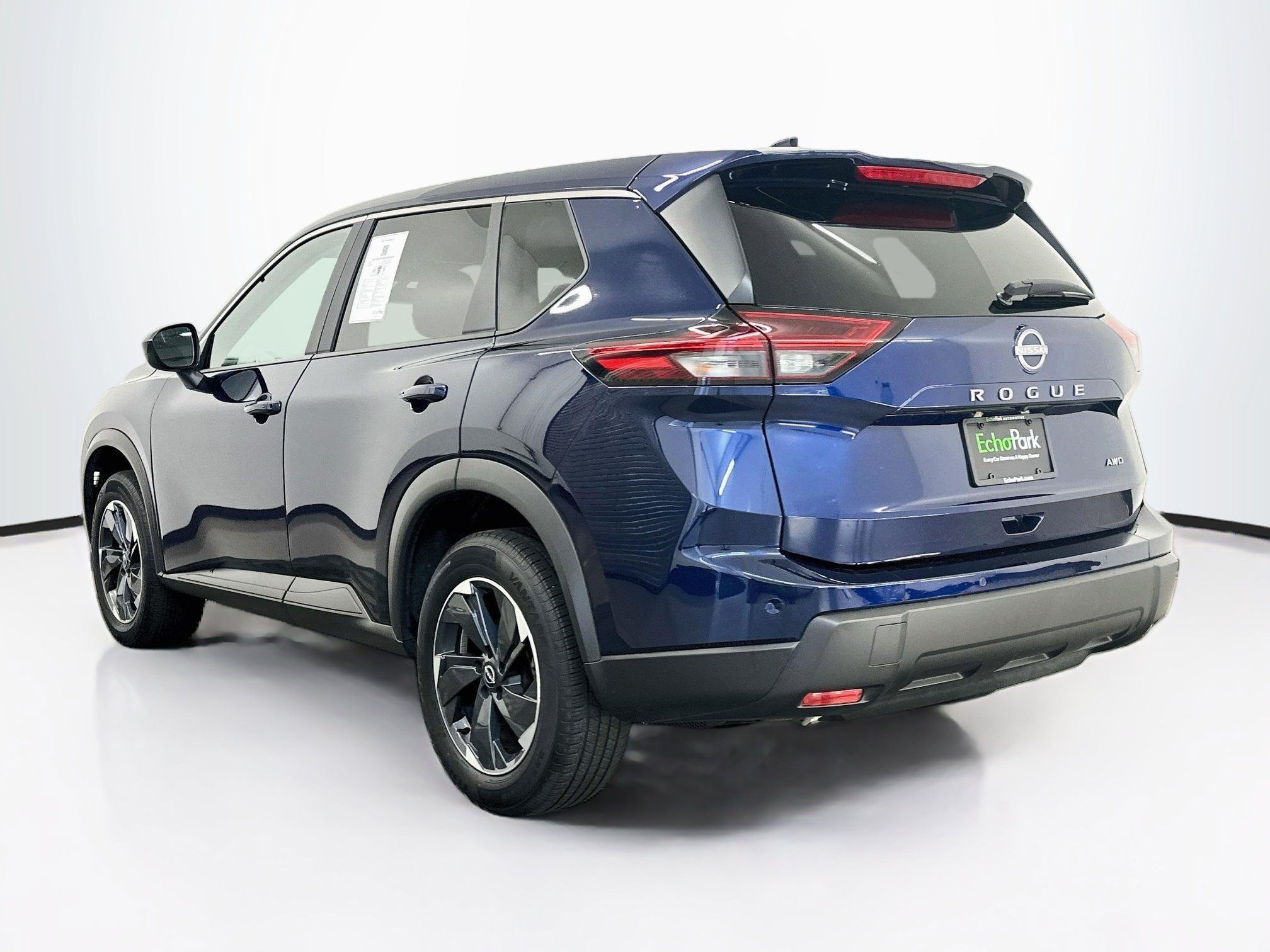 Used 2025 Nissan Rogue SV AWD/4WD image 5