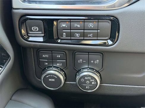 New 2026 GMC Yukon Elevation image 12