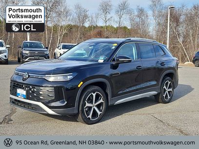 Certified 2025 Volkswagen Tiguan SE w/ Panoramic Sunroof Package