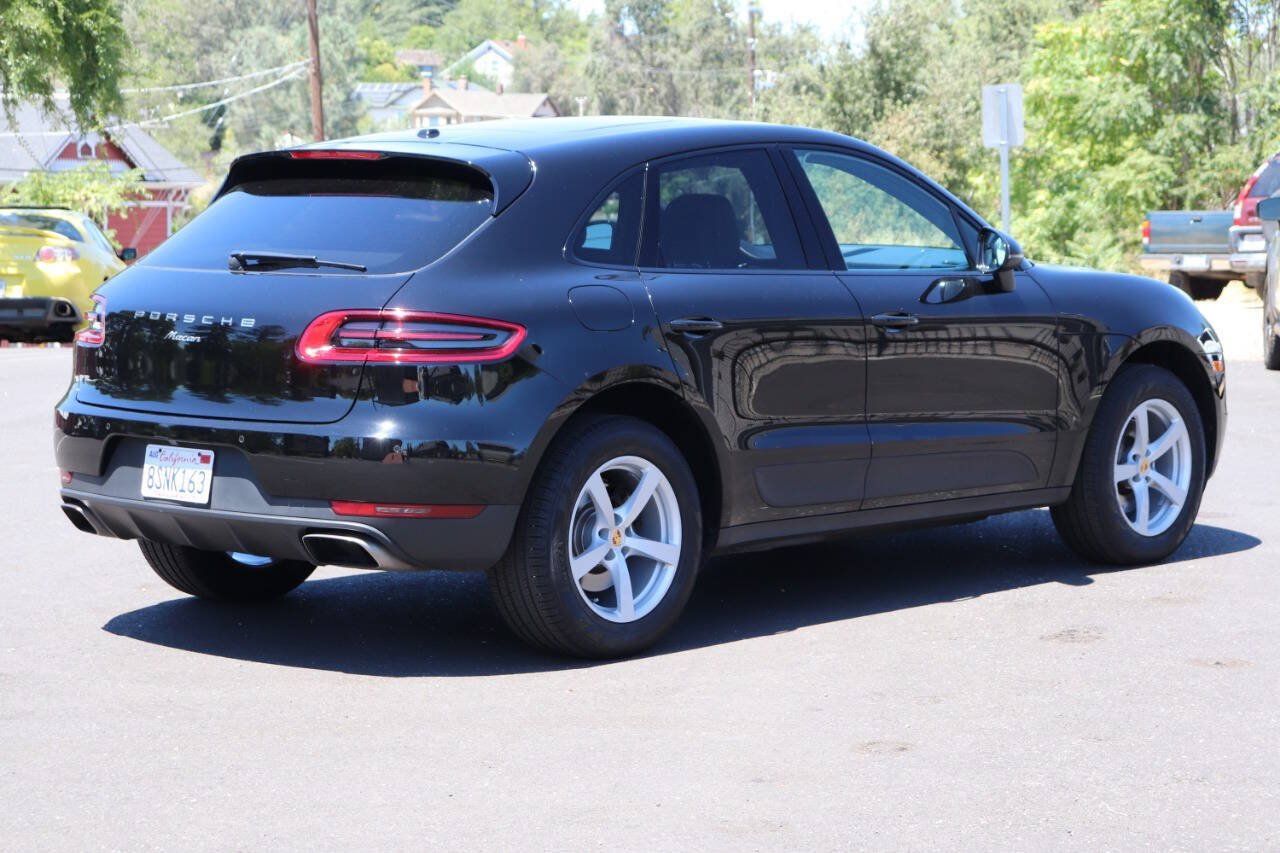 Used 2017 Porsche Macan AWD/4WD image 9