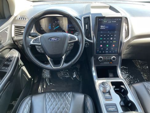 Used 2023 Ford Edge Titanium image 14