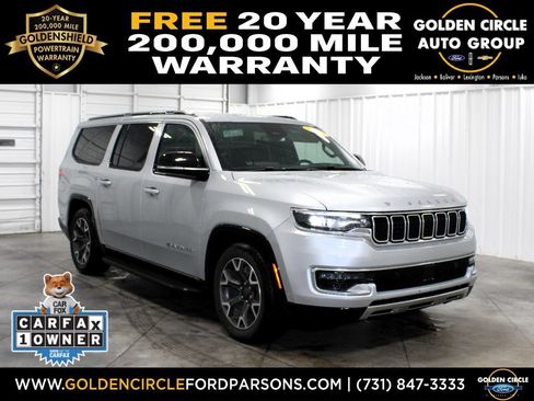 Used 2023 Jeep Wagoneer L Series III w/ Preferred Equipment Group AWD/4WD image 1