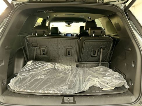 Used 2023 Chevrolet Traverse LT image 22