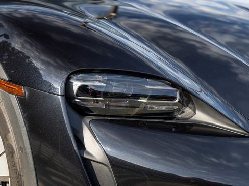 Certified 2022 Porsche Taycan 4 Cross Turismo image 14