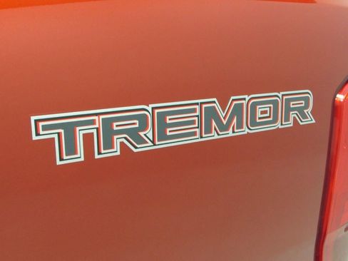 Used 2022 Ford Ranger Lariat w/ Tremor Off-Road Package AWD/4WD image 33