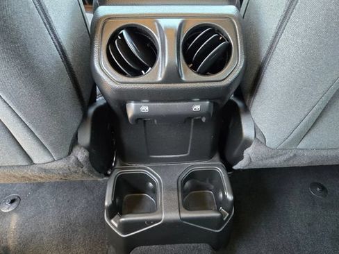 Used 2024 Jeep Gladiator Sport AWD/4WD image 16