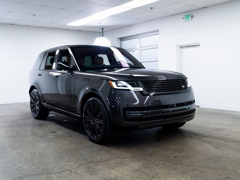 Used 2023 Land Rover Range Rover SE image 26