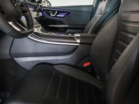 Used 2025 Mercedes-Benz GLC 300 4MATIC image 18